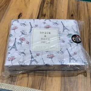 Brick & Beam Home Paris Eiffel Tower design Twin sheet set 💯 cotton